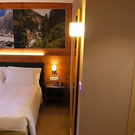 Dada Mountain Hotel