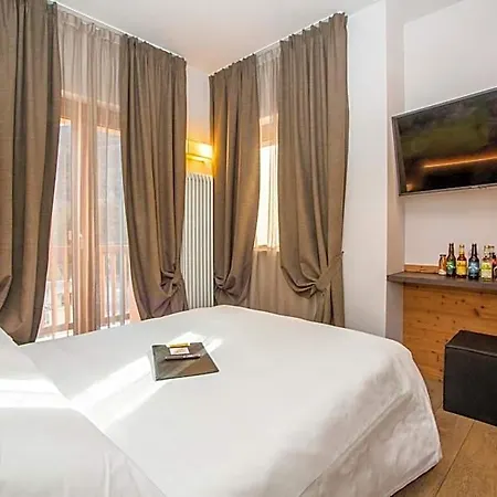 Dada Mountain Hotel